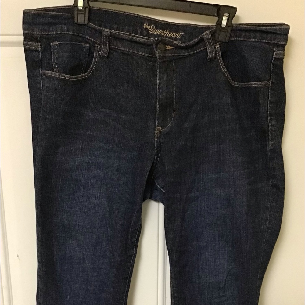 Old Navy Sweetheart Bootcut Jeans. Size 16 Regular.
